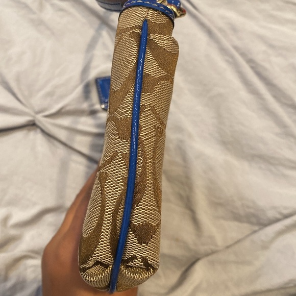 EUC Coach Large Wristlet Signature Canvas & Leather - Picture 6 of 12